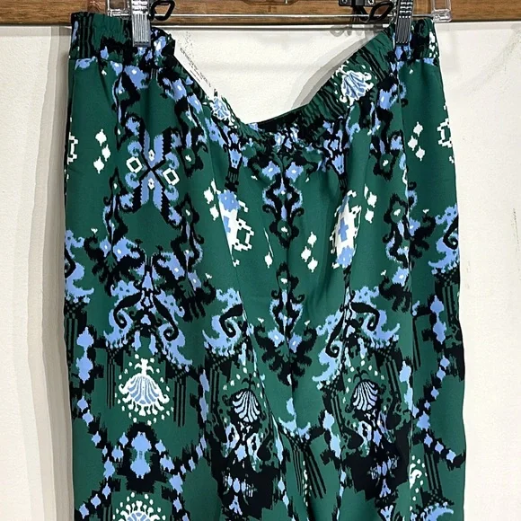 Chicos Ikat Wide Leg Soft Crops - Picture 7 of 13